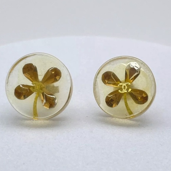 ☘️CHANEL Four Leaf Clover Pierced Earrings Gold Tone Round Clear Enamel Vintage - Picture 1 of 10